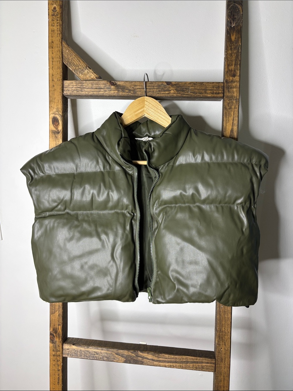 Pink Ripple Sleeveless Olive Green Puffer Vest - Lightweight Quilted Size L